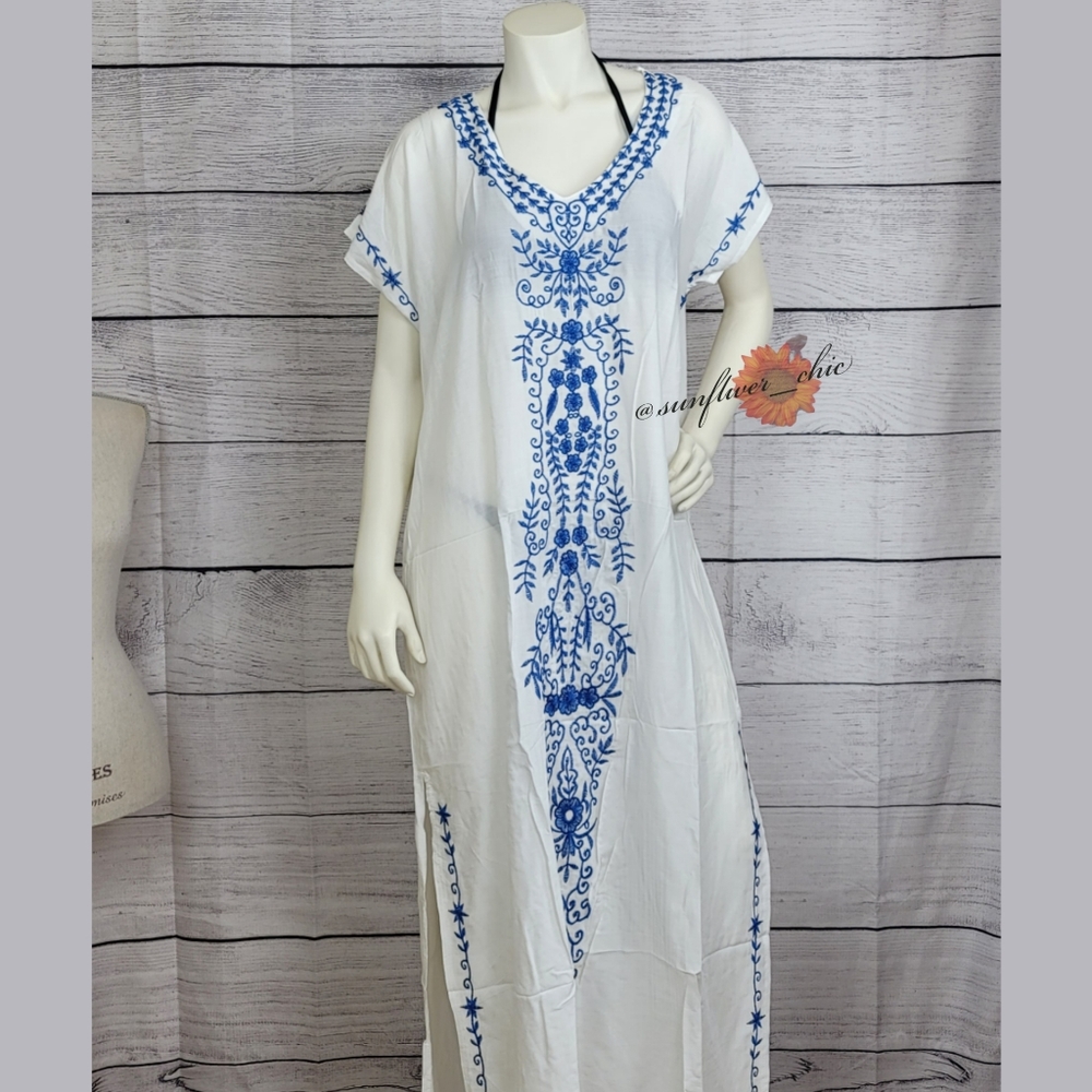 ONE LEFT [NEW] Embroidered Beach Cover-up - Picture 7 of 15